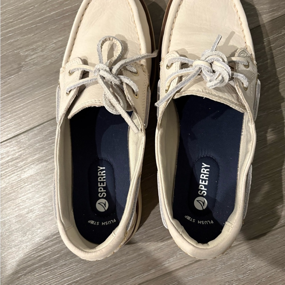 Sperry Well’s Boat Shoes Cream